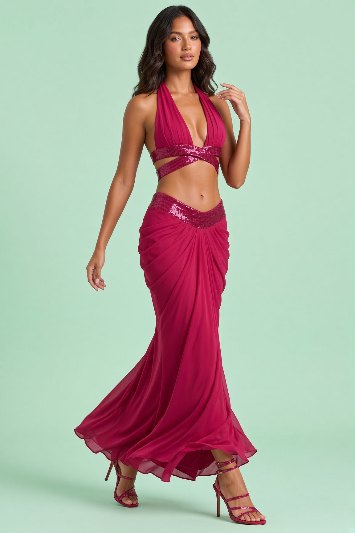 Ensemble magenta à dos nu avec jupe longue drapée | Vue en mouvement | Lounelle Paris