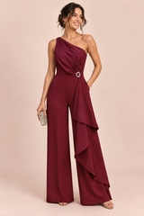 Bordeauxroter Jumpsuit mit weitem Bein und asymmetrischem Ausschnitt