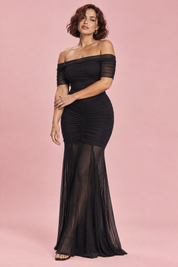 Robe longue noire froncée à épaules dénudées | Porté sur une autre silhouette | Lounelle Paris