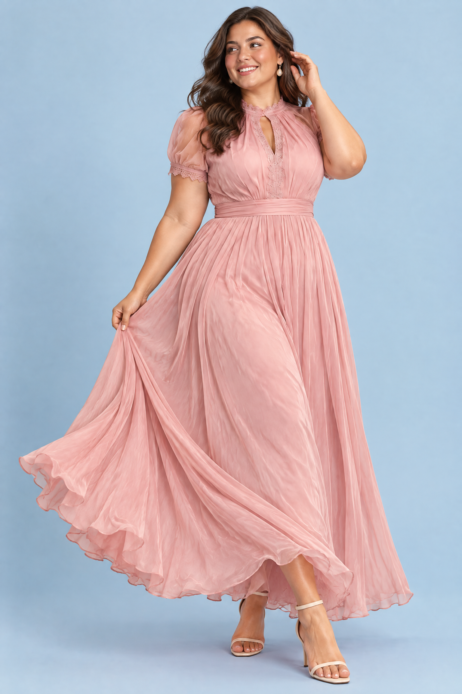 Robe longue plissée rose | Porté sur une silhouette plus ronde | Lounelle Paris