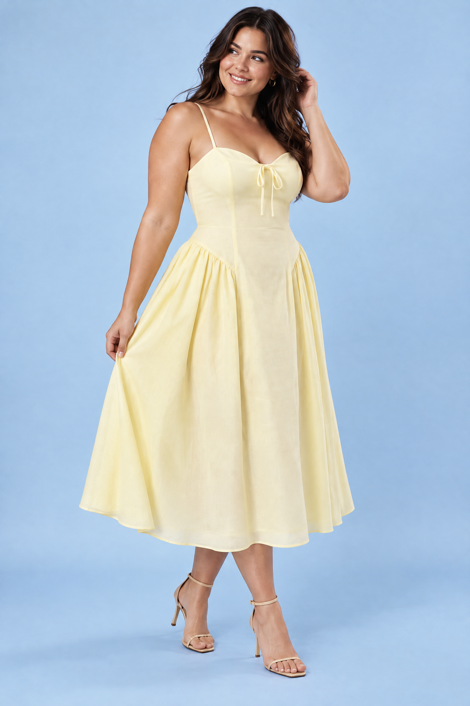 Robe midi jaune à imprimé floral, décolleté cœur et fronces | Porté sur une autre silhouette | Lounelle Paris
