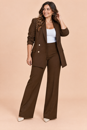 Ensemble tailleur marron foncé croisé | Porté sur une silhouette plus ronde | Lounelle Paris