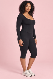 Combinaison-pantalon noire à décolleté rond et taille corset | Porté sur une autre silhouette | Lounelle Paris