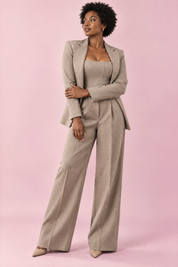 Ensemble tailleur trois pièces kaki à corset | Porté sur une autre silhouette | Lounelle Paris