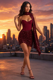 Robe bustier courte à sequins bordeaux | Deuxième photo lifestyle | Lounelle Paris