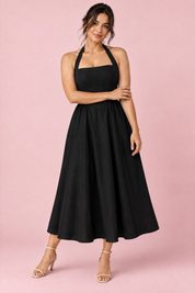 Robe midi patineuse noire à encolure américaine | Porté sur une autre silhouette | Lounelle Paris