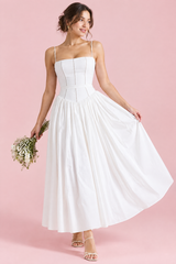 Weißes Maxikleid mit Korsett-Oberteil