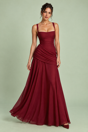 Robe longue bordeaux froncée à encolure carrée et coupe évasée | Vue de face | Lounelle Paris