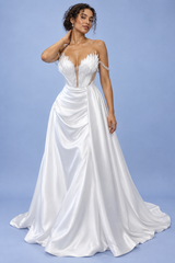 Trägerloses gerafftes Maxikleid in Weiß