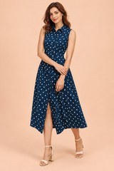 Gepunktetes Neckholder-Midikleid in Marineblau