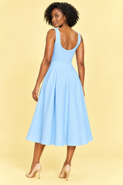 Robe bleu clair à encolure bateau et coupe trapèze | Vue de dos | Lounelle Paris