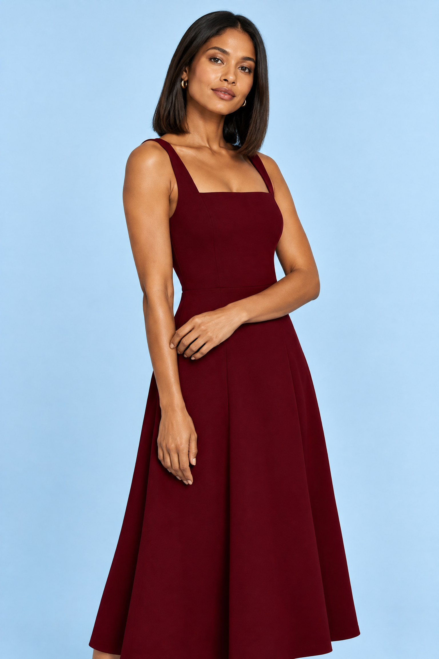 Robe midi bordeaux à fines bretelles et jupe ample | Vue rapprochée | Lounelle Paris