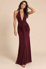 Bordeauxfarbenes gerafftes Neckholder-Maxikleid