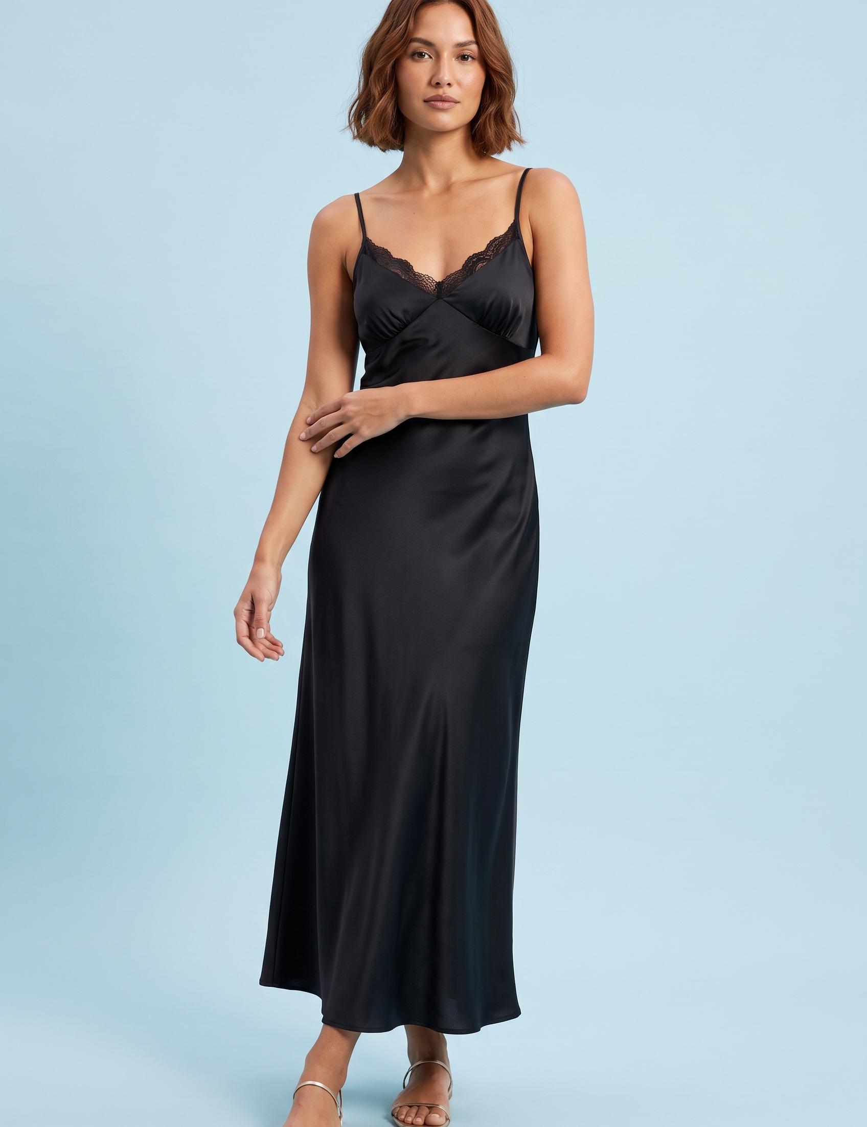 Robe nuisette longue noire à dentelle | Vue de face | Lounelle Paris