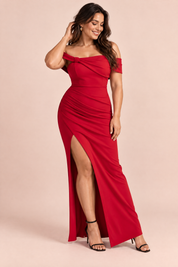 Robe longue rouge style Bardot, nœud et fente haute | Porté sur une autre silhouette | Lounelle Paris