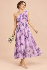 Geblümtes Maxikleid in Helllila mit One-Shoulder-Ausschnitt und A-Linie