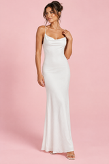 Weißes rückenfreies Maxikleid mit Wasserfallausschnitt und Spitzeneinsatz