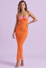 Figurbetontes Maxikleid mit Spaghettiträgern in Orange
