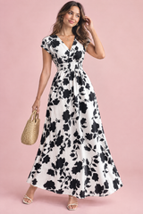 Weißes Maxikleid mit Blumenmuster und Smokbund