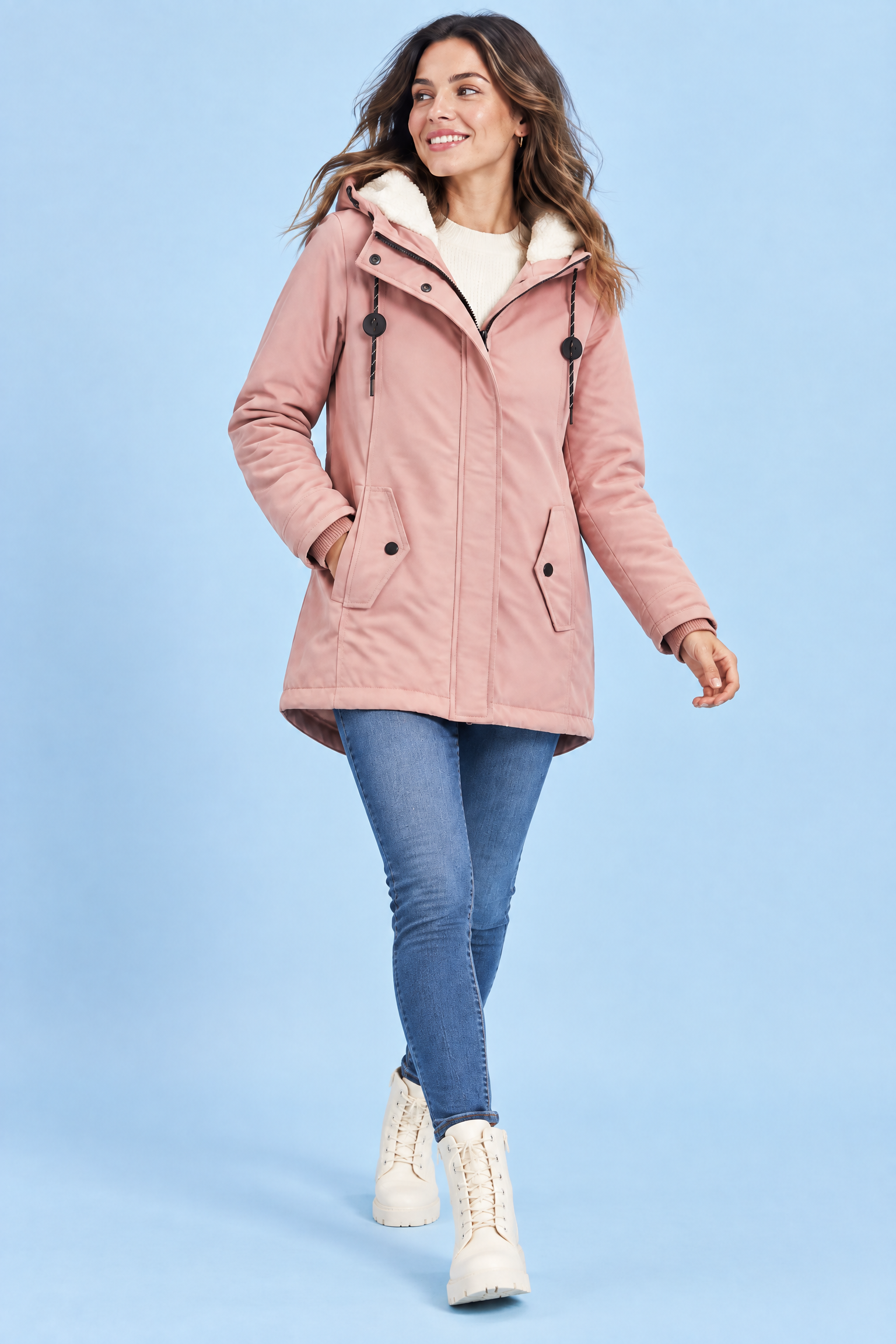 Parka rose oversize à capuche | Vue en mouvement | Lounelle Paris