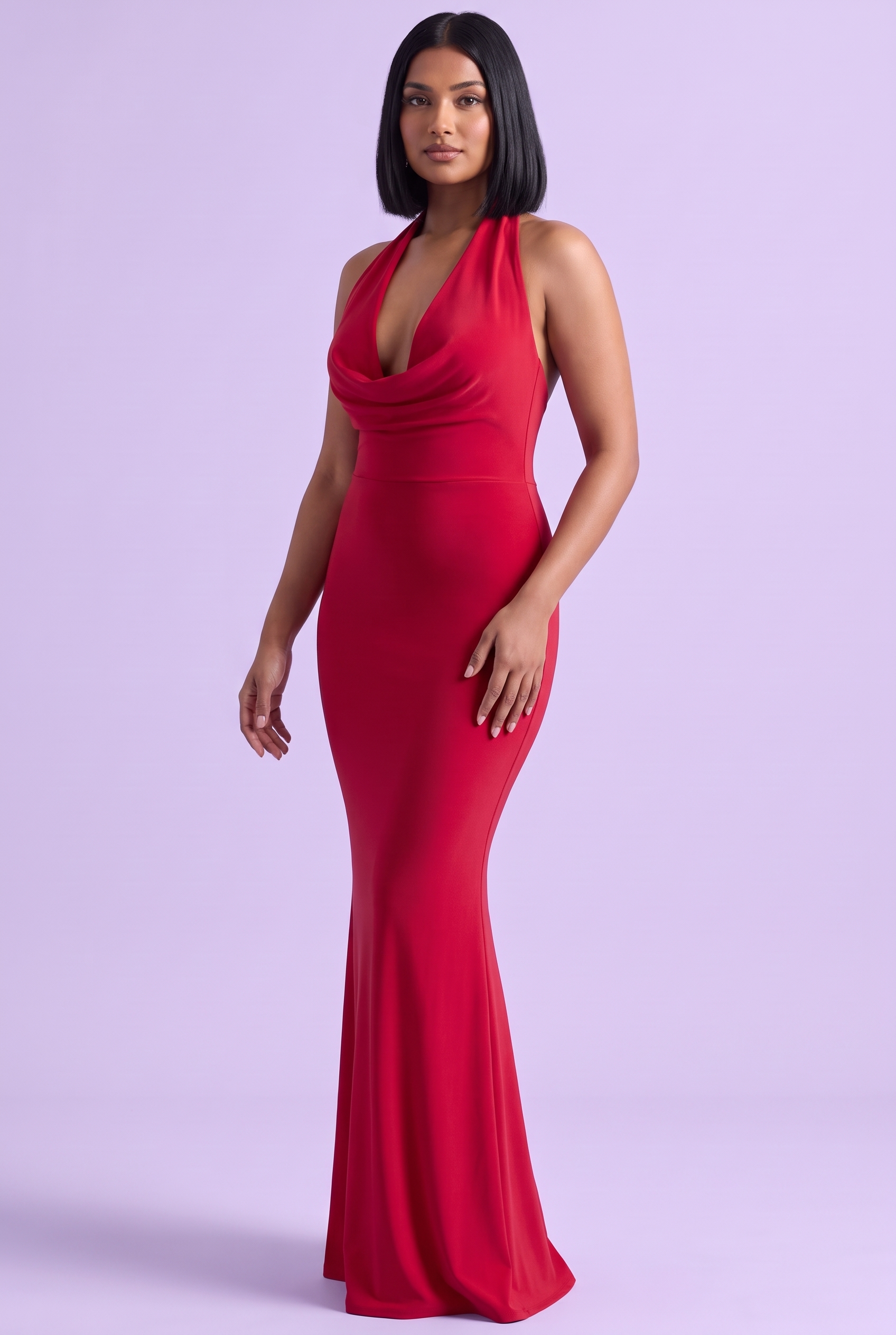 Robe longue rouge dos nu à col bénitier, coupe sirène | Porté sur une silhouette plus ronde | Lounelle Paris