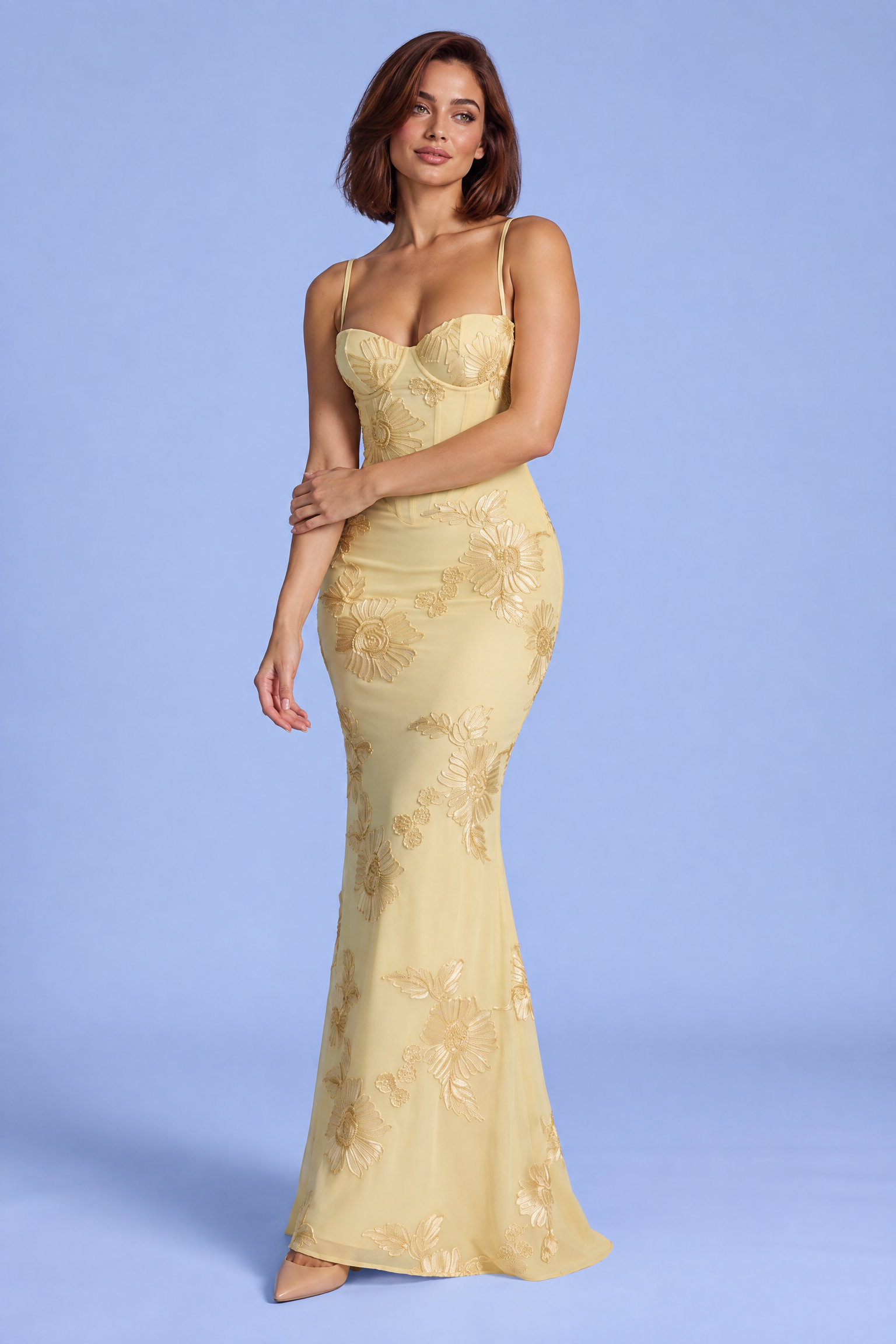 Robe longue jaune à broderies florales | Porté sur une autre silhouette | Lounelle Paris