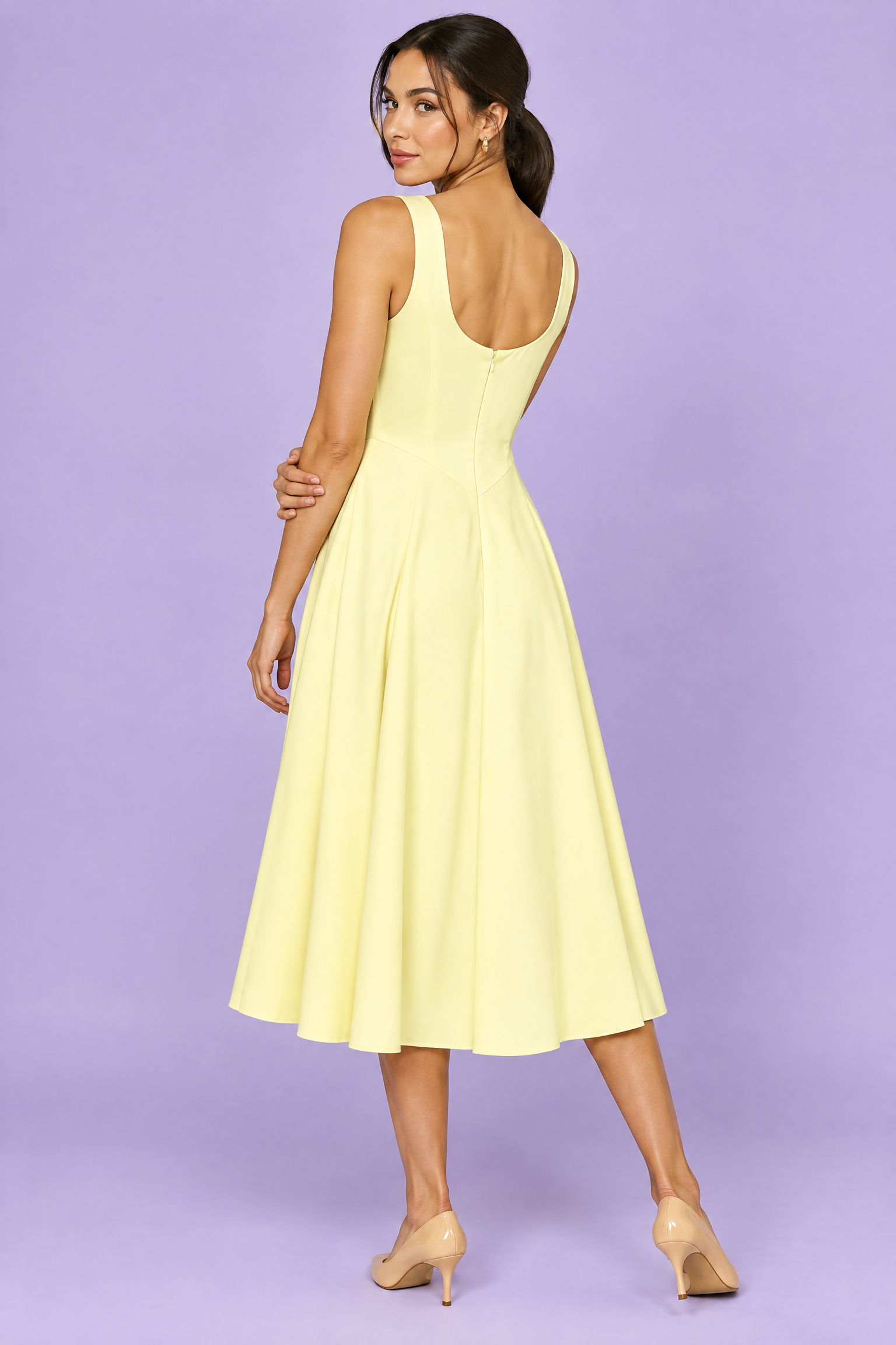 Robe jaune clair à encolure bateau et coupe trapèze | Vue de dos | Lounelle Paris