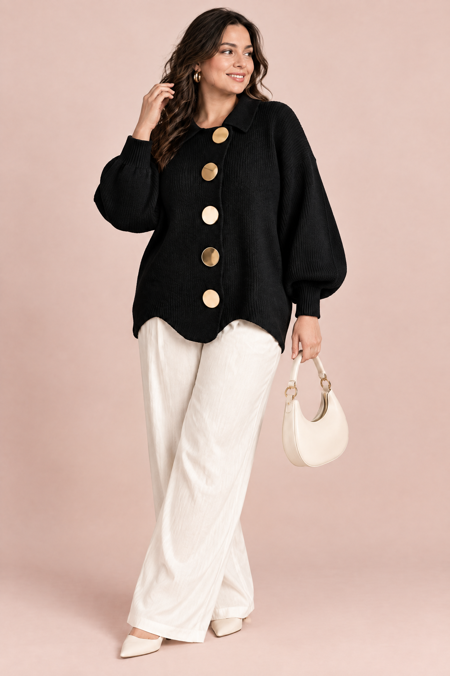 Cardigan oversize noir à col | Porté sur une autre silhouette | Lounelle Paris
