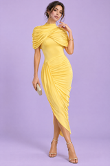 Drapiertes asymmetrisches Kleid in Gelb