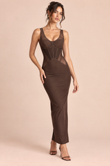 Braunes Maxikleid mit Korsett-Details
