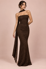 Dunkelbraunes Bandeau-Maxikleid aus Spitze mit Schal-Detail