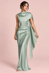 Salbeigrünes Satin-Maxikleid mit Wasserfallausschnitt