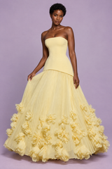 Trägerloses plissiertes gelbes Abendkleid