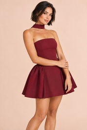 Robe courte bordeaux évasée à dos nu | Vue rapprochée | Lounelle Paris