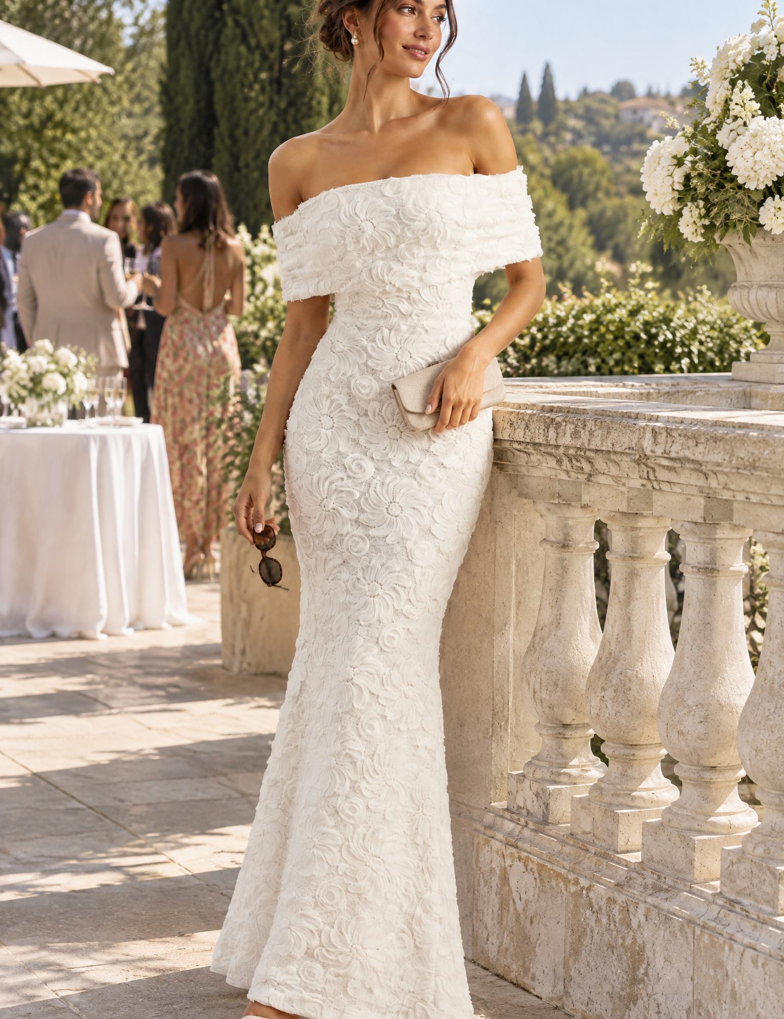 Robe longue blanche en dentelle à encolure Bardot | Photo lifestyle | Lounelle Paris