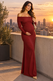 Robe longue de grossesse bordeaux en résille froncée à col Bardot | Deuxième photo lifestyle | Lounelle Paris