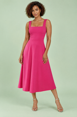 Leuchtend pinkes A-Linien-Midikleid mit schmalen Trägern