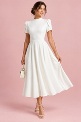 Weißes Midikleid mit Rundhalsausschnitt und Puffärmeln
