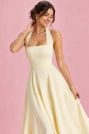 Robe midi patineuse jaune clair à col américain | Vue rapprochée | Lounelle Paris
