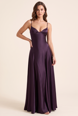 Satin-Maxikleid mit V-Ausschnitt in Dunkelviolett