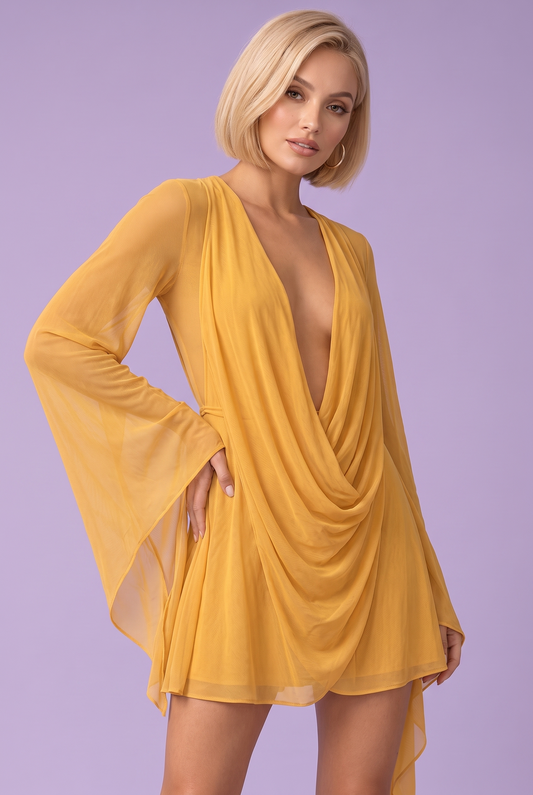 Robe courte en résille moutarde à col bénitier | Vue rapprochée | Lounelle Paris