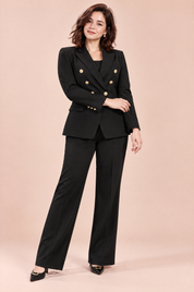 Tailleur-pantalon croisé noir | Porté sur une silhouette plus ronde | Lounelle Paris
