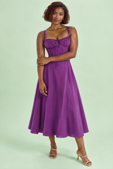 Lila Midikleid in A-Linie mit eckigem Ausschnitt