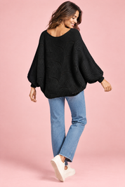 Pull noir oversize ajouré à col bateau | Vue de dos | Lounelle Paris