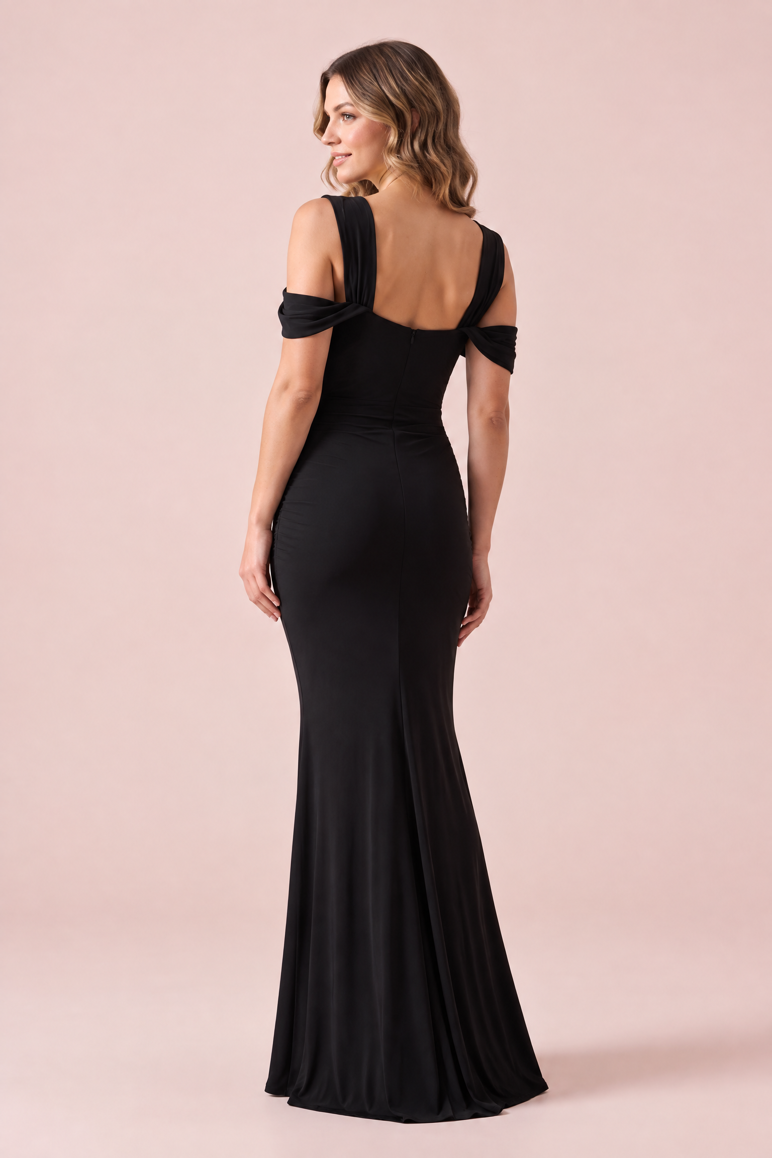 Robe longue noire drapée portefeuille à encolure carrée | Vue de dos | Lounelle Paris