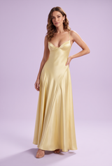 Satin-Maxikleid mit V-Ausschnitt in Hellgelb
