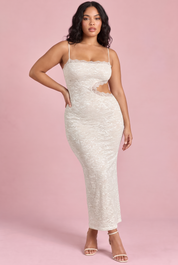 Robe longue blanche en dentelle à encolure bandeau | Porté sur une autre silhouette | Lounelle Paris