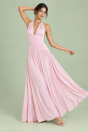 Robe longue rose poudré à décolleté plongeant et fronces | Vue en mouvement | Lounelle Paris