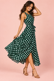 Robe longue verte à pois avec col montant et détails drapés | Vue de dos | Lounelle Paris