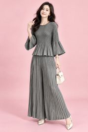 Ensemble plissé gris avec pantalon large | Vue de face | Lounelle Paris